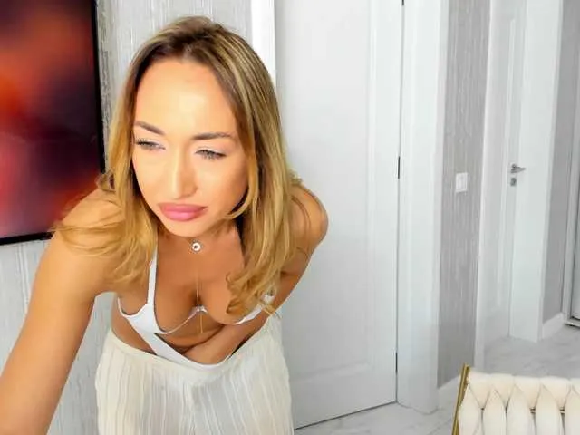 Live sex webcam photo for LuvC #293581547