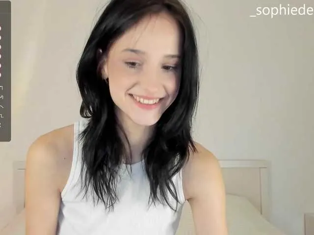 Live sex webcam photo for LuxBrunette #277306207