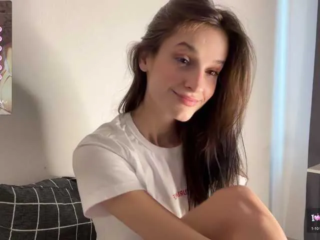 Live sex webcam photo for LuxBrunette #290896346