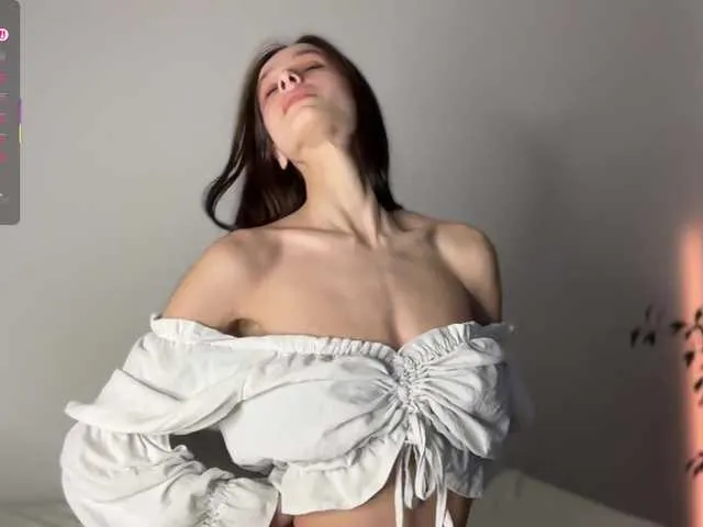 Live sex webcam photo for LuxBrunette #291053507