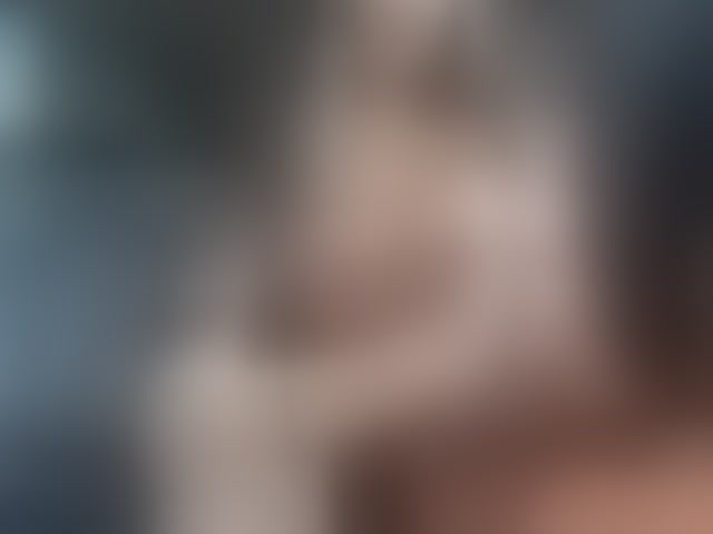 Live sex webcam photo for LuxeMia1 #294176292