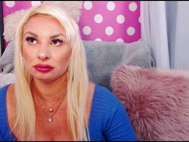 Live sex webcam photo for Luxuriaa #272749117