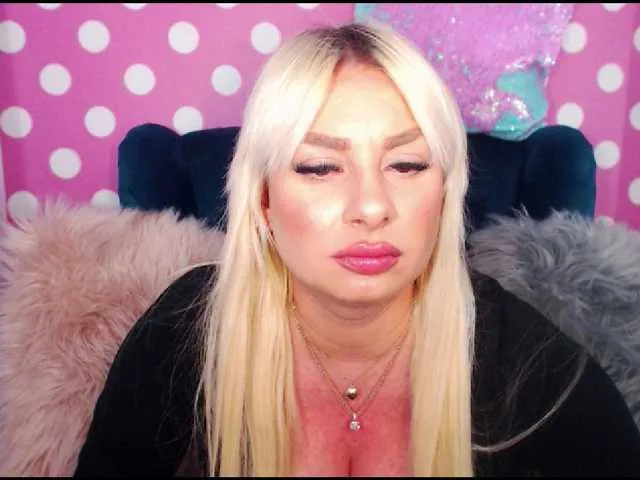 Live sex webcam photo for Luxuriaa #273463692