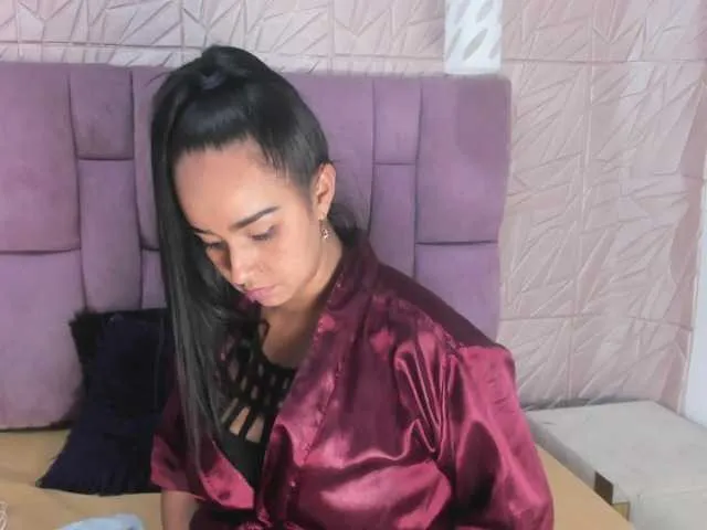 Live sex webcam photo for Luya-Jhonson #276313076