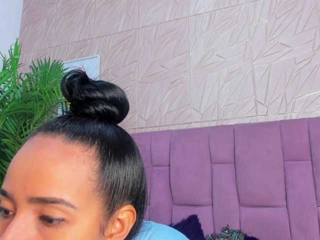 Live sex webcam photo for Luya-Jhonson #282610219