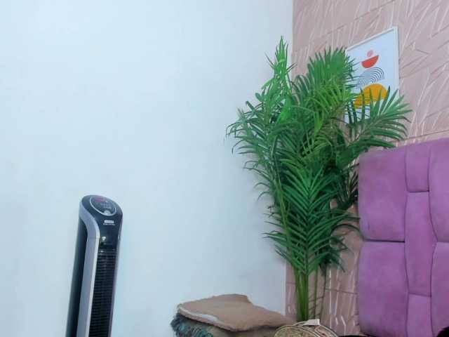 Live sex webcam photo for Luya-Jhonson #284152318