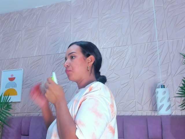 Live sex webcam photo for Luya-Jhonson #289341086