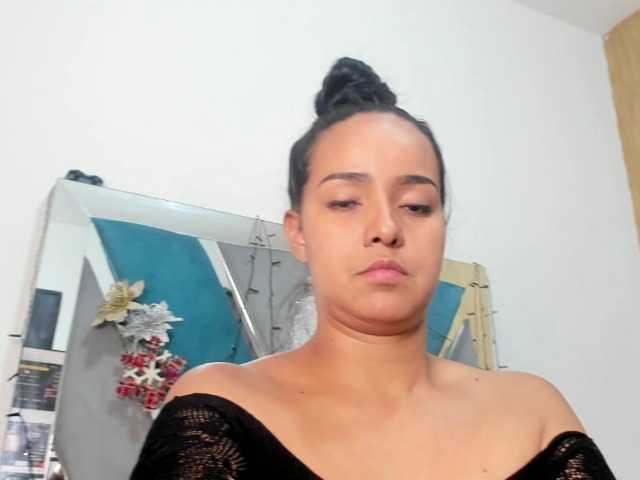 Live sex webcam photo for Luya-Jhonson #290237061