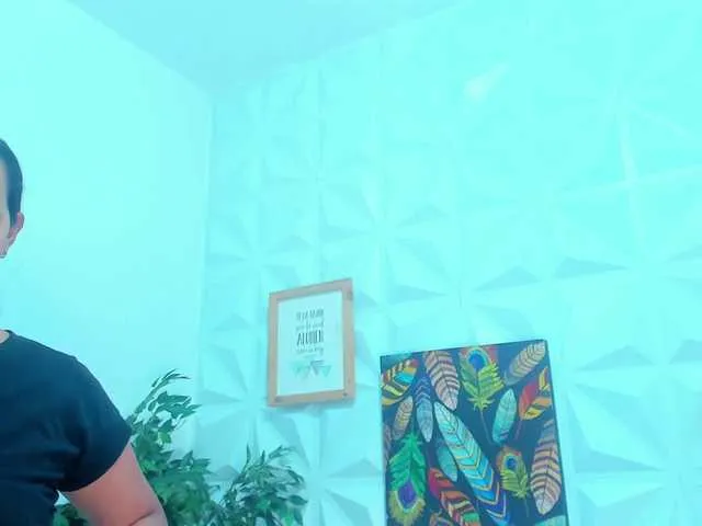 Live sex webcam photo for Luya-Jhonson #290904099