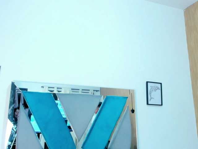 Live sex webcam photo for Luya-Jhonson #291385922