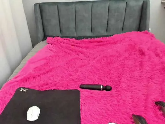 Live sex webcam photo for Lwoffskya #273817861