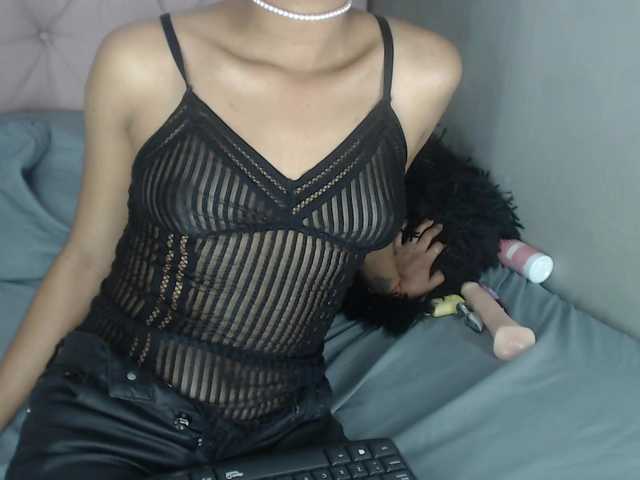 Live sex webcam photo for Lya-Williams #276847074