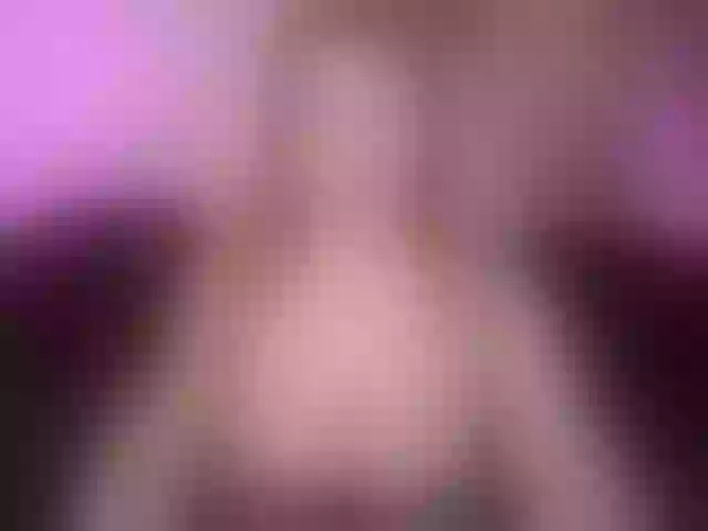 Live sex webcam photo for LylaYeess #288994931