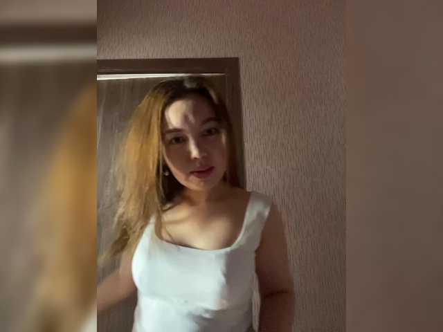 Live sex webcam photo for LynnMonica #290285755