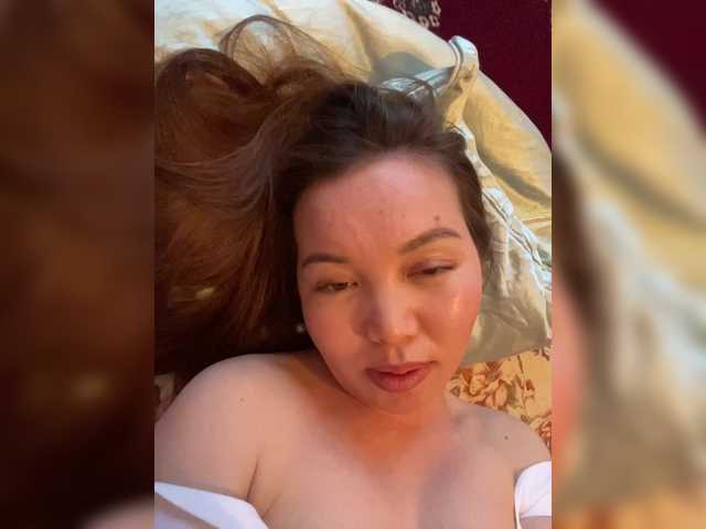 Live sex webcam photo for LynnMonica #290340661