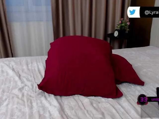 Live sex webcam photo for LyraPhoenix #271963075