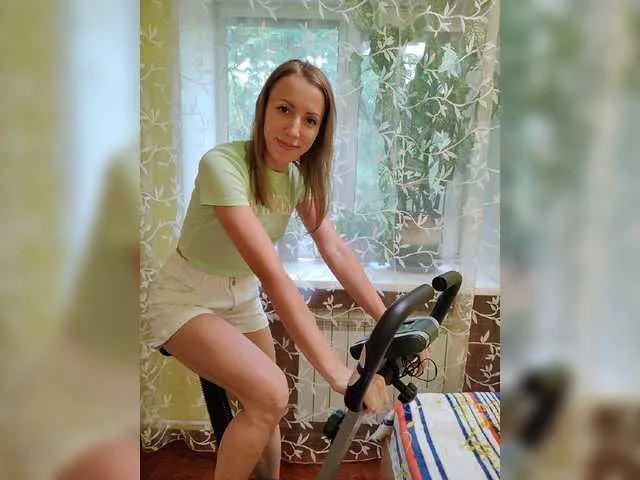 Live sex webcam photo for M-A-R-T-A #273821011