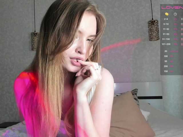 Live sex webcam photo for M-E-L-I-S-S-A #275691339