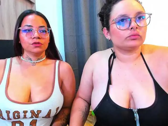 Live sex webcam photo for MABELANDDANNY #291573662