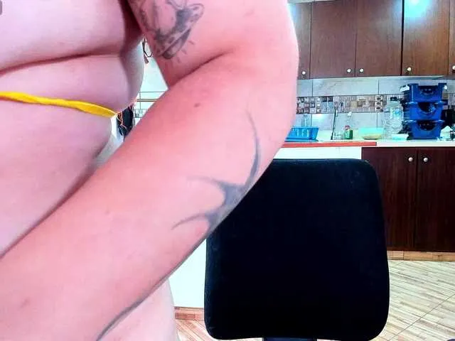 Live sex webcam photo for MABELANDDANNY #291879471