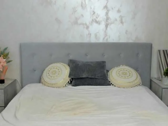 Live sex webcam photo for MARGO- #277432611