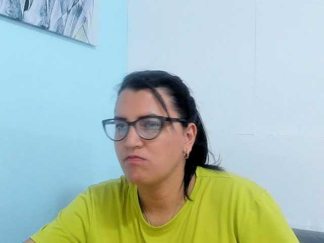 Live sex webcam photo for MARILYNG #275707954