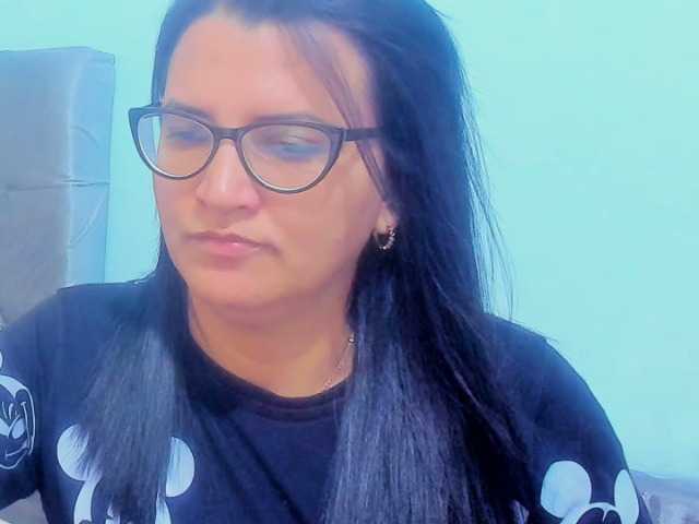 Live sex webcam photo for MARILYNG #275745735