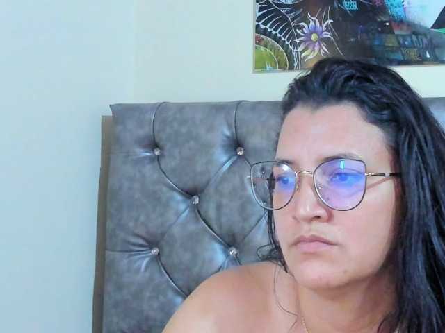 Live sex webcam photo for MARILYNG #278032627