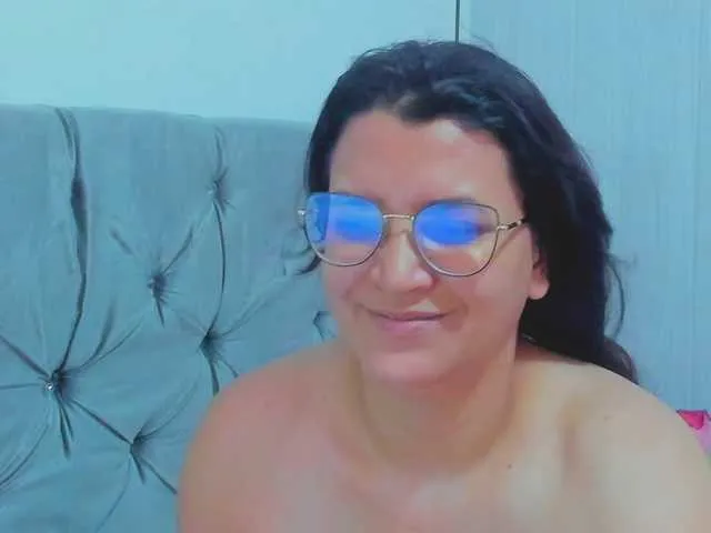 Live sex webcam photo for MARILYNG #290382184