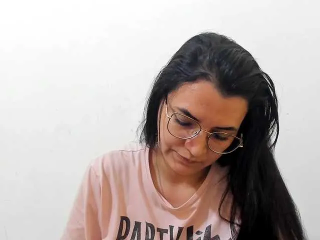 Live sex webcam photo for MARILYNG #292370366