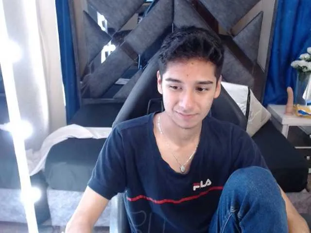 Live sex webcam photo for MATHEWLOKSTAGE #275488555