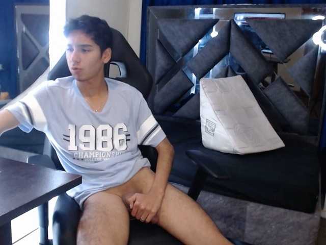 Live sex webcam photo for MATHEWLOKSTAGE #275628539