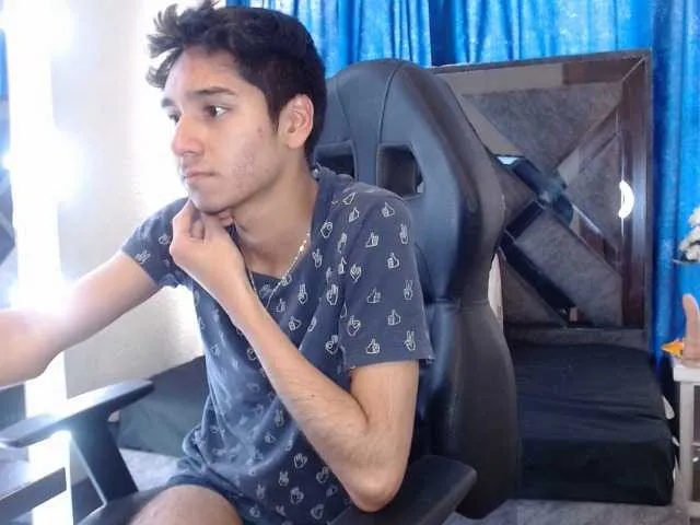 Live sex webcam photo for MATHEWLOKSTAGE #275692080