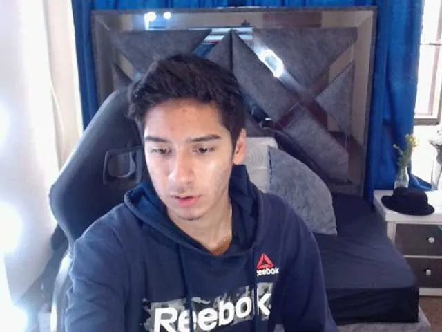 Live sex webcam photo for MATHEWLOKSTAGE #275698247