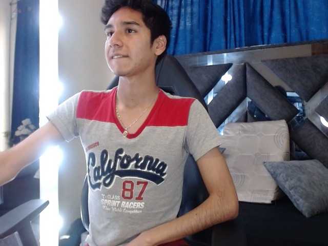 Live sex webcam photo for MATHEWLOKSTAGE #275726526