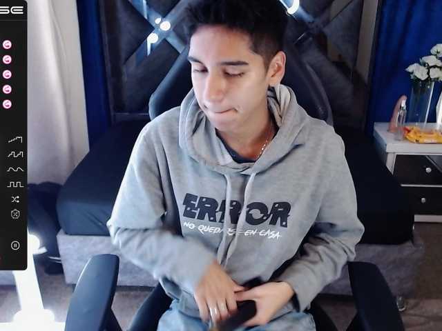 Live sex webcam photo for MATHEWLOKSTAGE #275940630