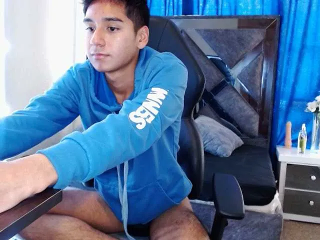 Live sex webcam photo for MATHEWLOKSTAGE #275960071