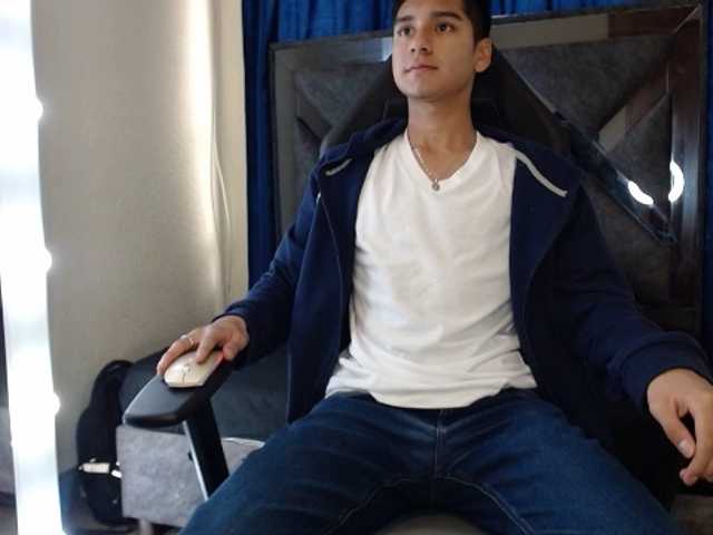 Live sex webcam photo for MATHEWLOKSTAGE #275966112