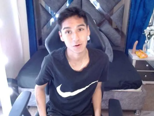 Live sex webcam photo for MATHEWLOKSTAGE #275974265