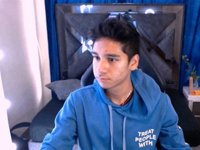 Live sex webcam photo for MATHEWLOKSTAGE #276072329