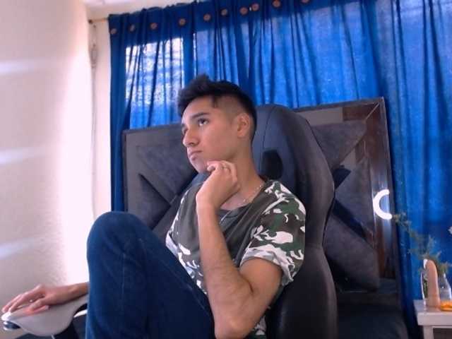 Live sex webcam photo for MATHEWLOKSTAGE #276108383