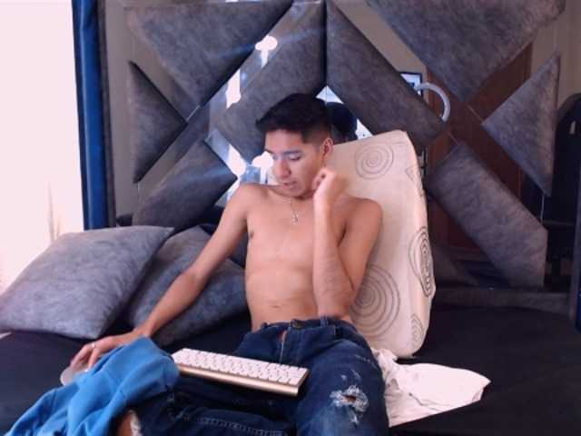 Live sex webcam photo for MATHEWLOKSTAGE #276123966