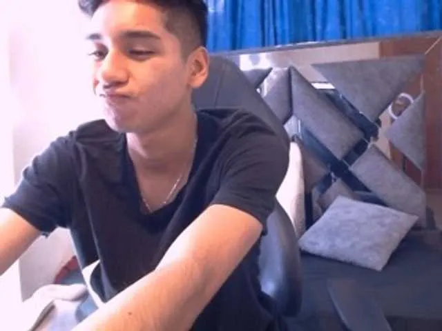 Live sex webcam photo for MATHEWLOKSTAGE #276129857