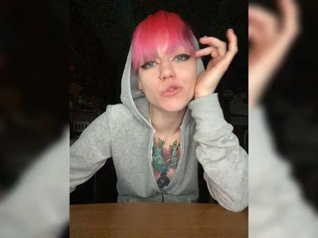 Live sex webcam photo for MATbFLEXA #273474774