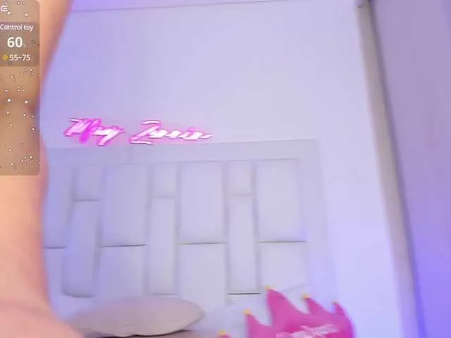 Live sex webcam photo for MAY-ZENNIN #290616389