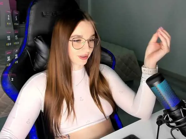 Live sex webcam photo for MCfly-1 #291156870