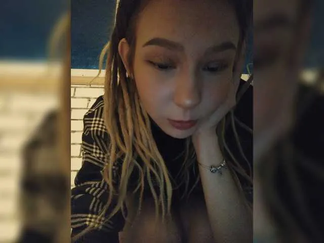 Live sex webcam photo for MELONI-MEOW #273202373