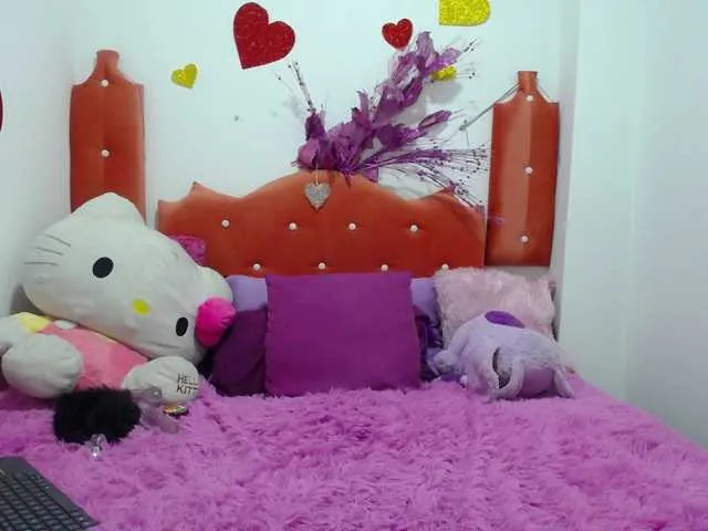 Live sex webcam photo for MERIYEINS69 #272460755