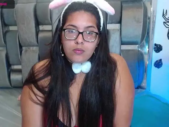 Live sex webcam photo for MIA-FOX #272081592