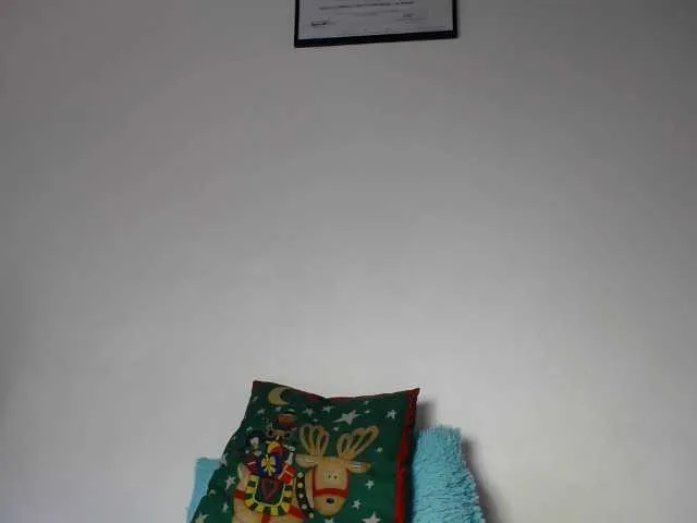 Live sex webcam photo for MIAREY- #272621977